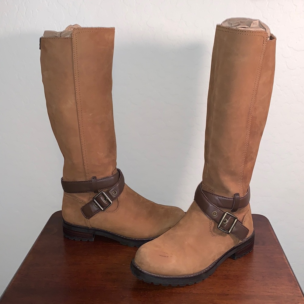 UGG SIZE 6.5 HARRINGTON CHESTNUT LEATHER WATER RESISTANT TALL BEAUTIFUL BOOTS - Picture 1 of 15